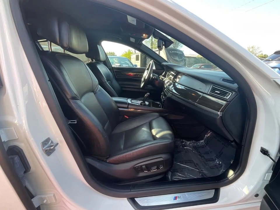 2015 BMW Alpina B7 - Image 11 of 20