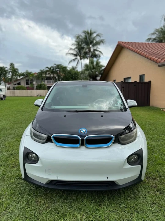 2015 BMW i3 - Image 8 of 13