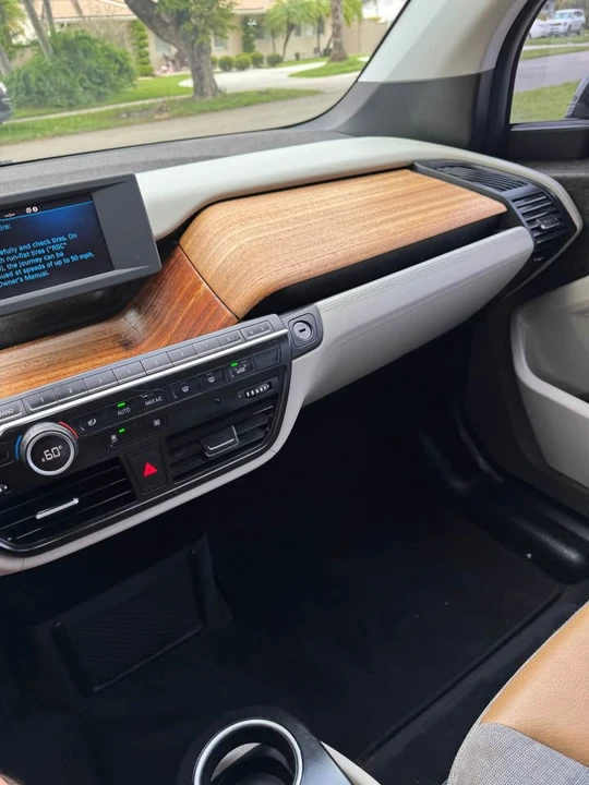 2015 BMW i3 - Image 12 of 13