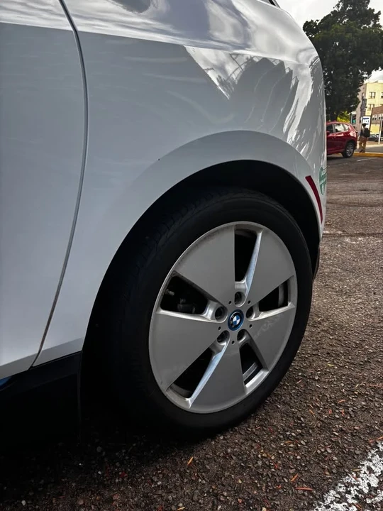 2015 BMW i3 - Image 9 of 11