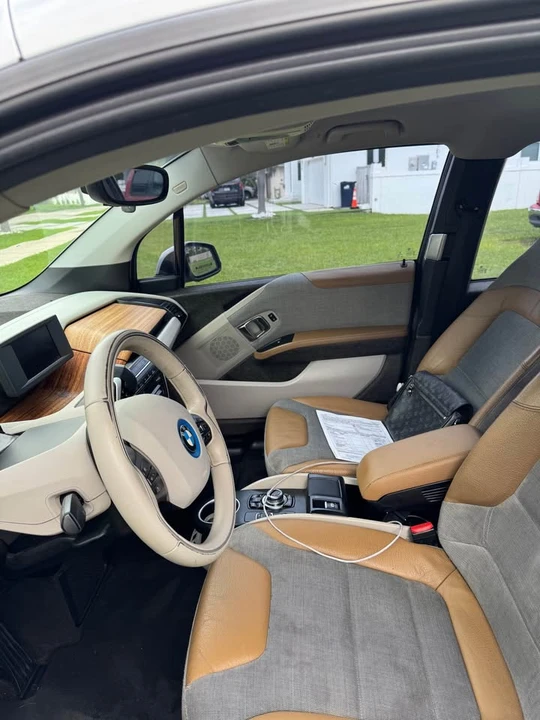 2015 BMW i3 - Image 10 of 13