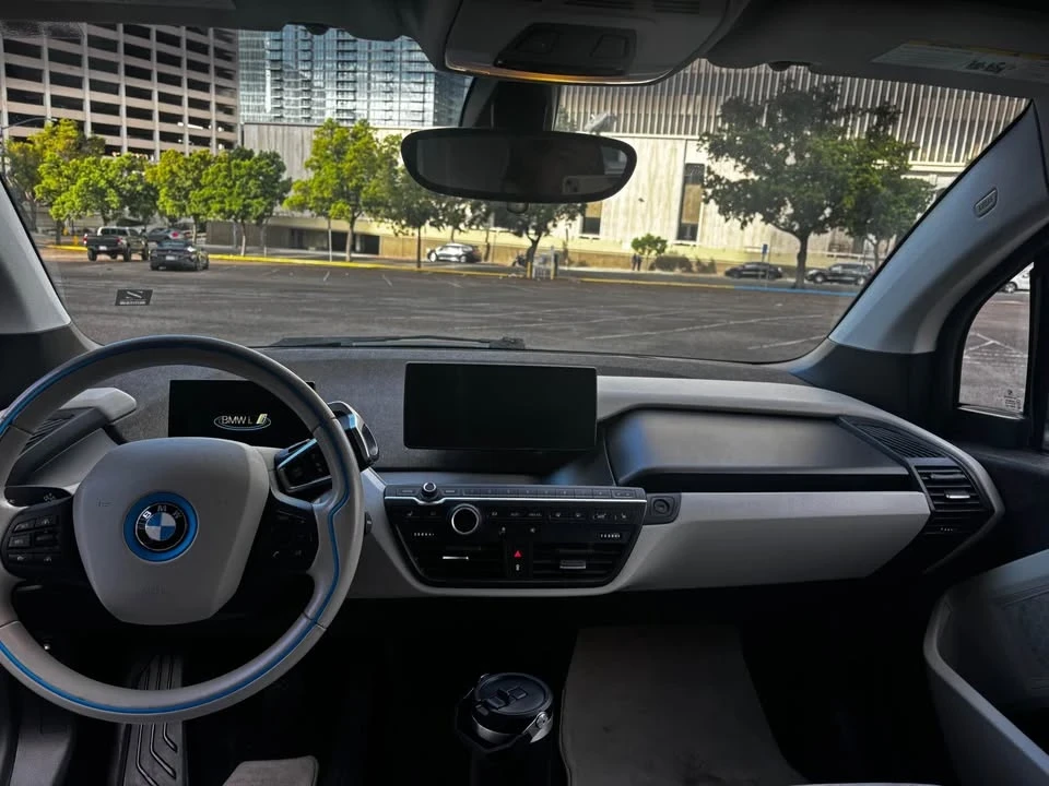 2015 BMW i3 - Image 10 of 11