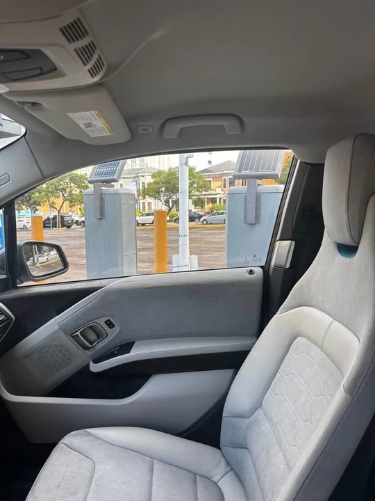 2015 BMW i3 - Image 5 of 11