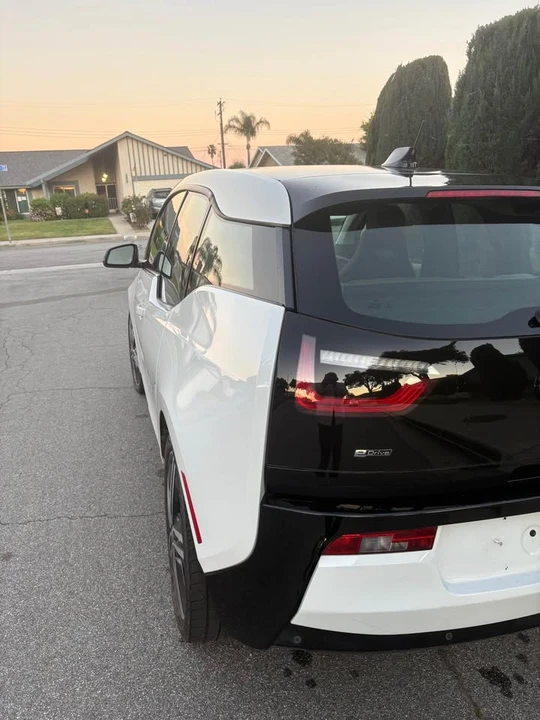 2015 BMW i3 - Image 5 of 12