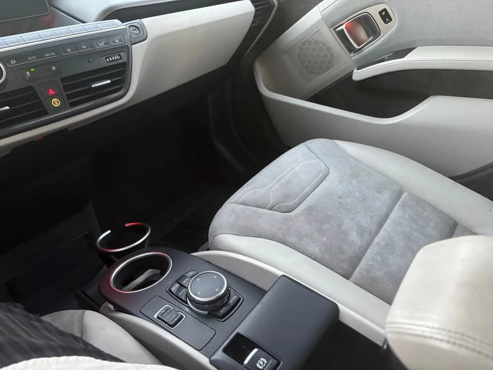 2015 BMW i3 - Image 11 of 12