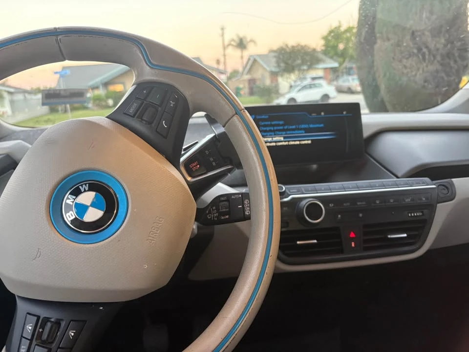 2015 BMW i3 - Image 8 of 12