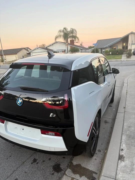 2015 BMW i3 - Image 4 of 12