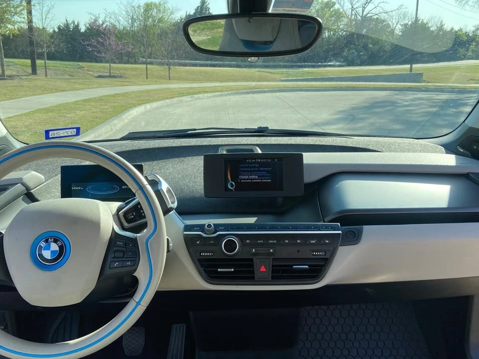 2015 BMW i3 - Image 4 of 9