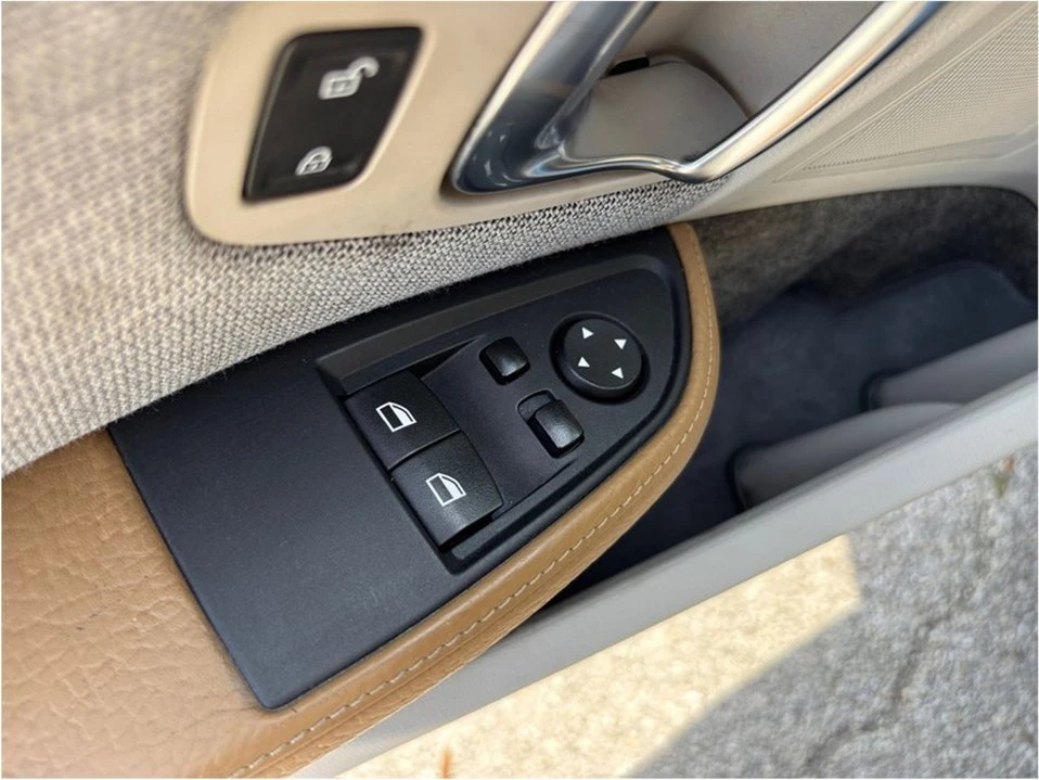 2015 BMW i3 - Image 19 of 20