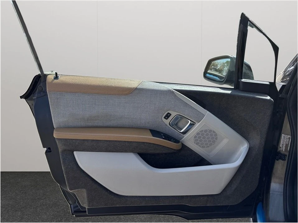 2015 BMW i3 - Image 18 of 20