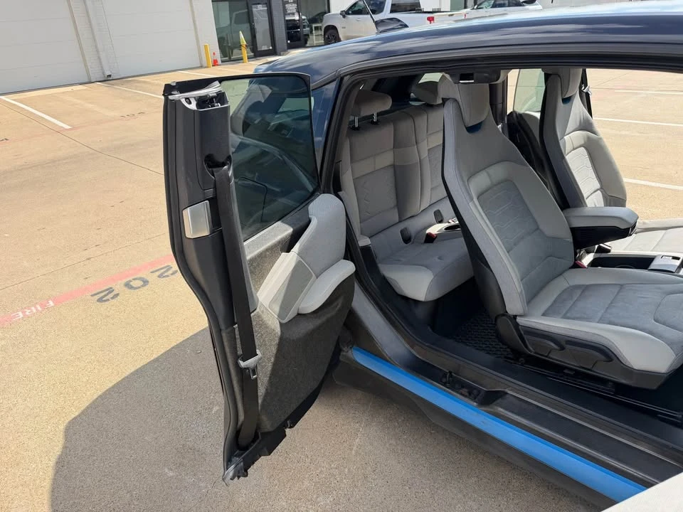 2015 BMW i3 - Image 8 of 13