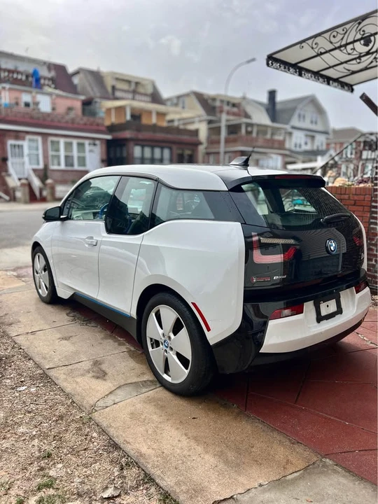 2015 BMW i3 - Image 8 of 19