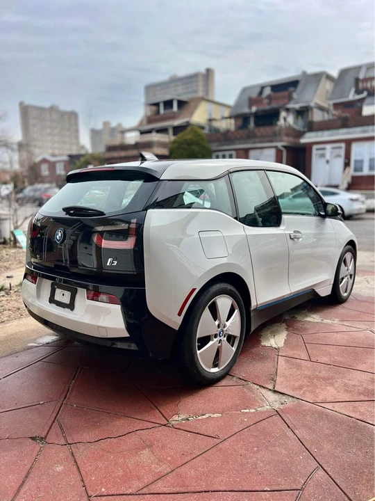 2015 BMW i3 - Image 10 of 19