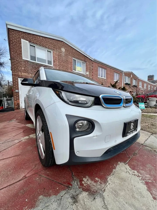 2015 BMW i3 - Image 11 of 19