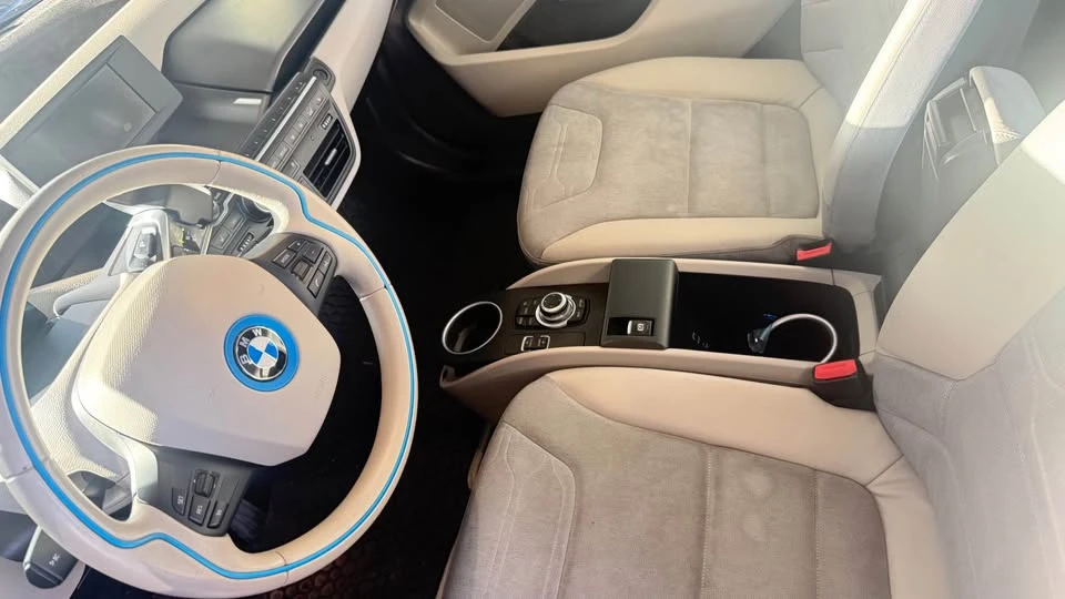 2015 BMW i3 - Image 11 of 13