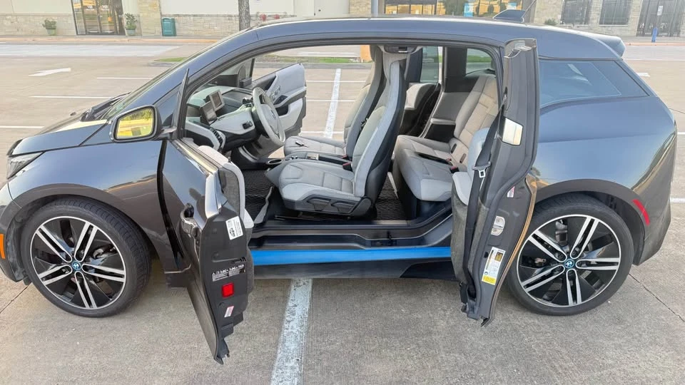 2015 BMW i3 - Image 9 of 13