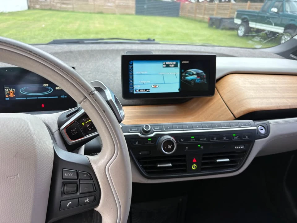 2015 BMW i3 - Image 7 of 9