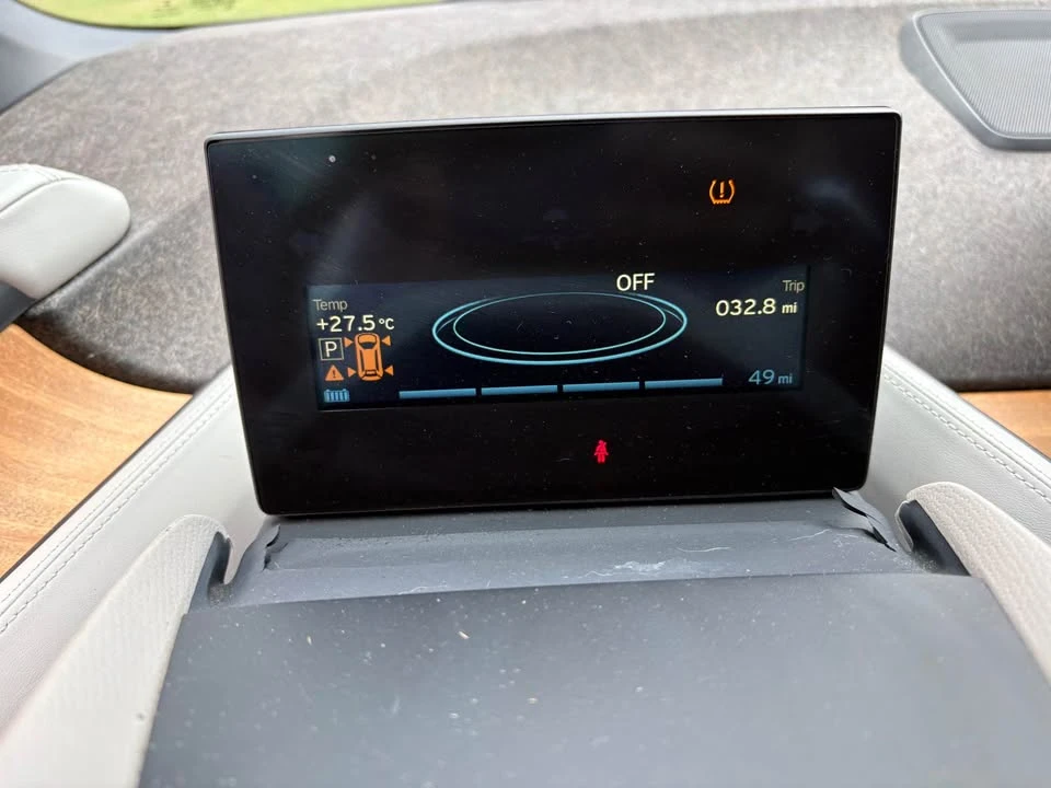 2015 BMW i3 - Image 8 of 9