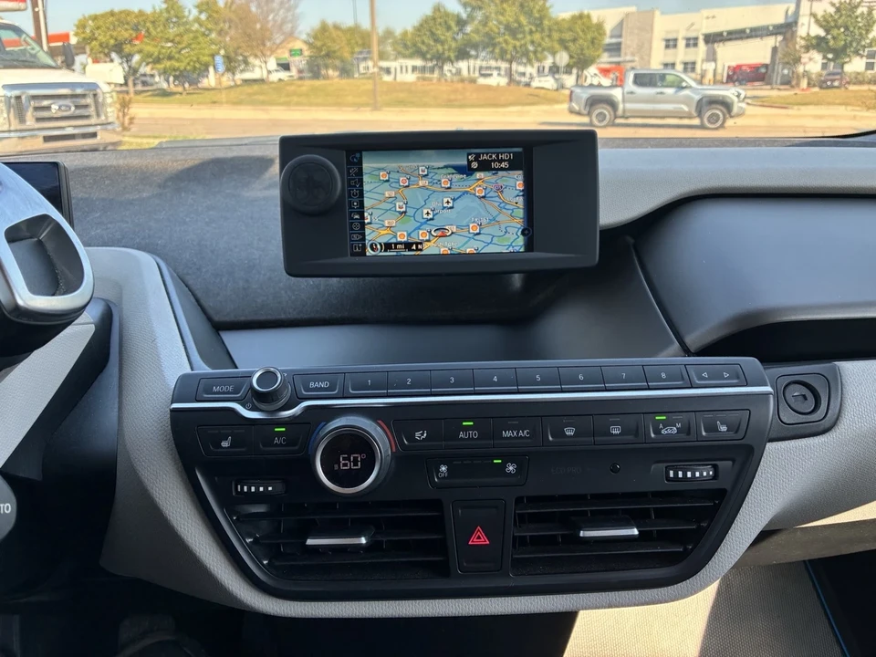 2015 BMW i3 - Image 11 of 13
