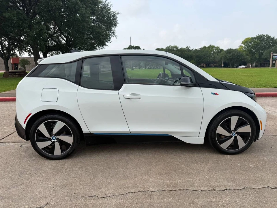 2015 BMW i3 - Image 4 of 24