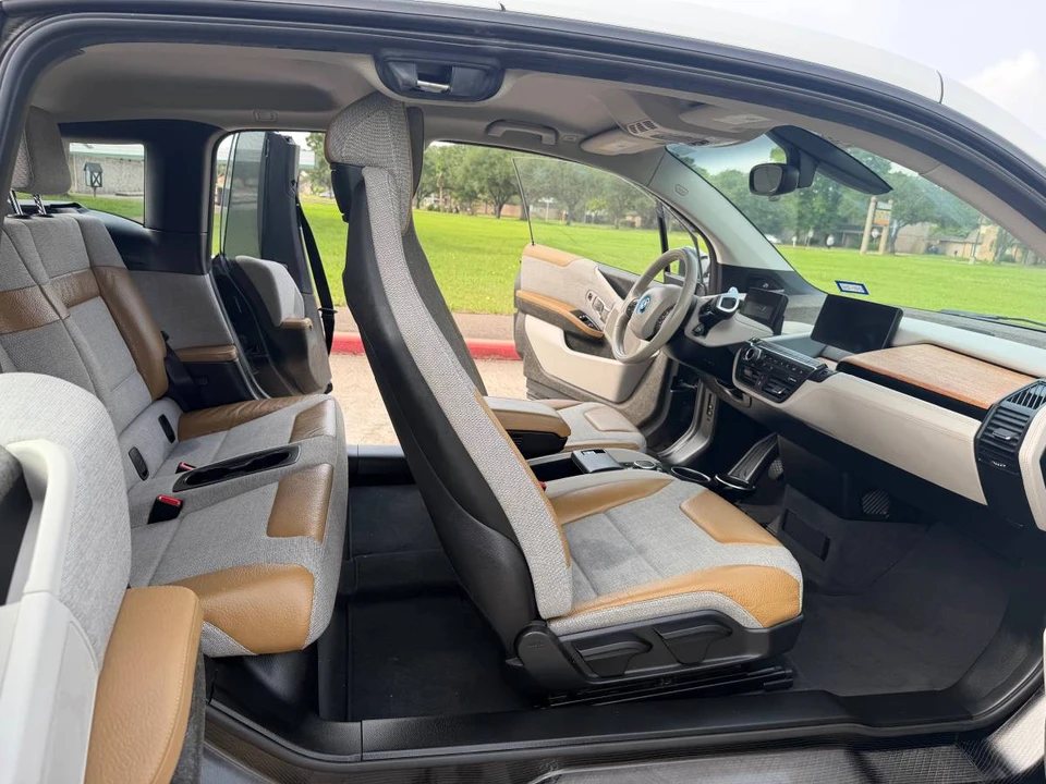 2015 BMW i3 - Image 22 of 24