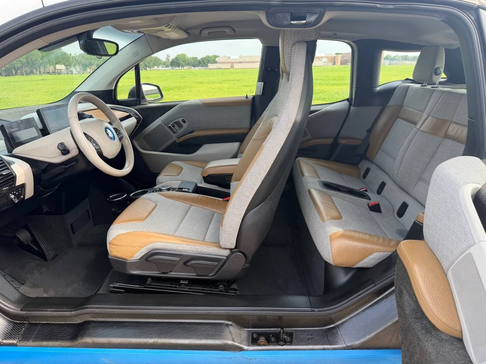 2015 BMW i3 - Image 21 of 24