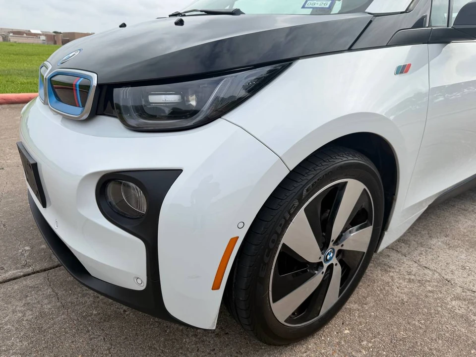 2015 BMW i3 - Image 9 of 24