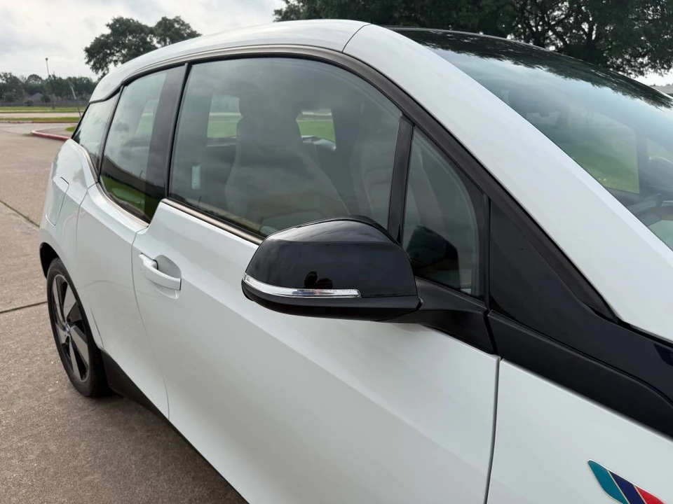 2015 BMW i3 - Image 12 of 24