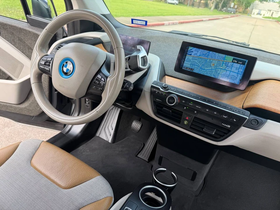 2015 BMW i3 - Image 23 of 24
