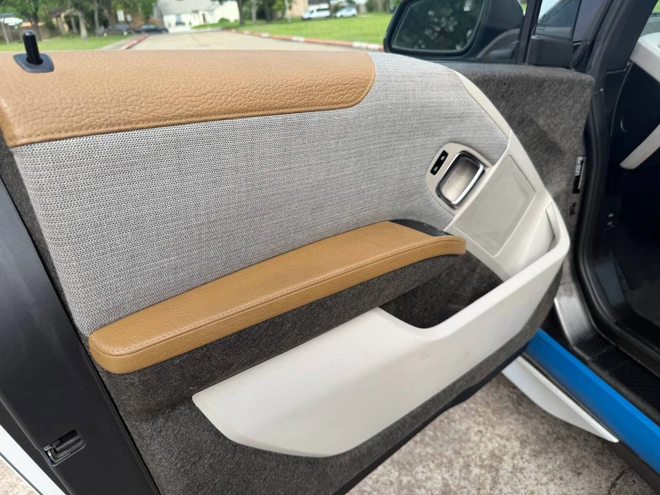 2015 BMW i3 - Image 24 of 24