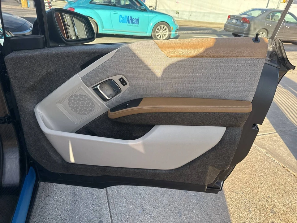 2015 BMW i3 - Image 16 of 21