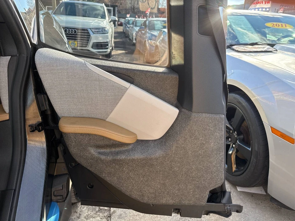 2015 BMW i3 - Image 15 of 21