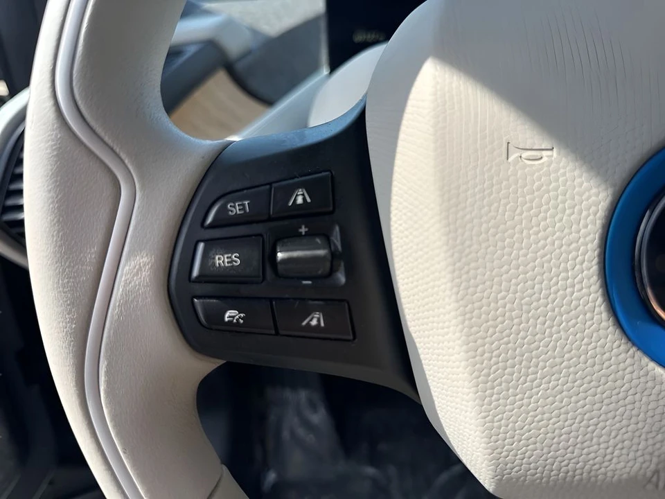 2015 BMW i3 - Image 13 of 21