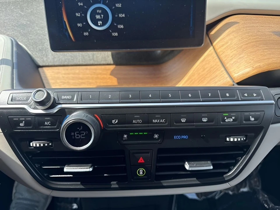 2015 BMW i3 - Image 17 of 21