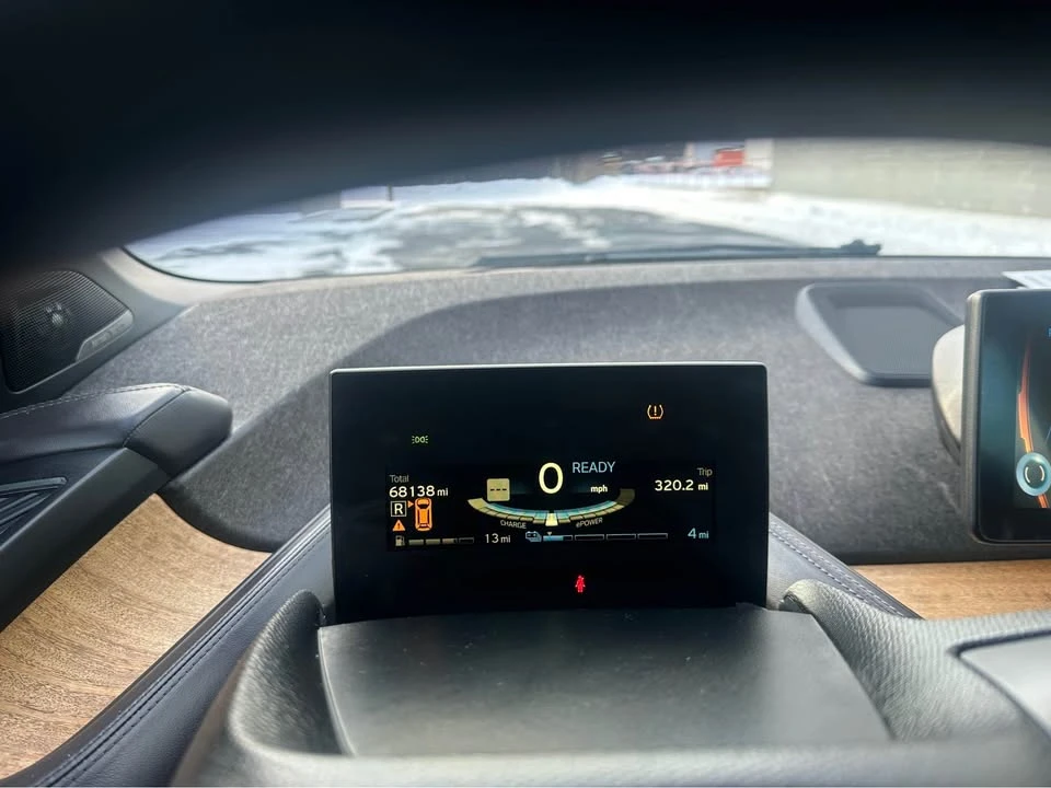 2015 BMW i3 - Image 11 of 16