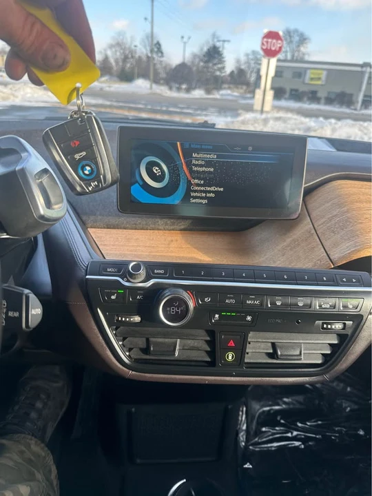 2015 BMW i3 - Image 13 of 16