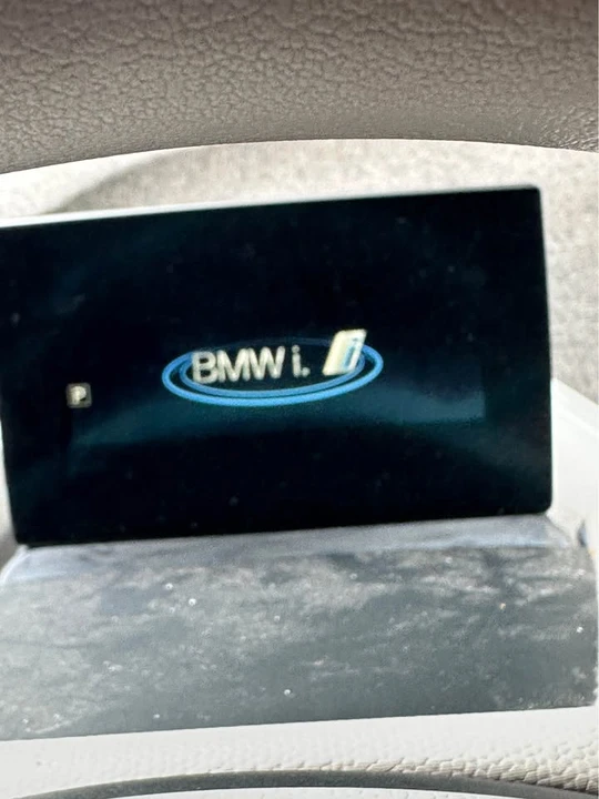2015 BMW i3 - Image 11 of 17