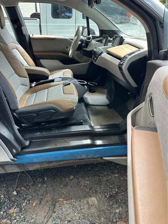 2015 BMW i3 - Image 15 of 17