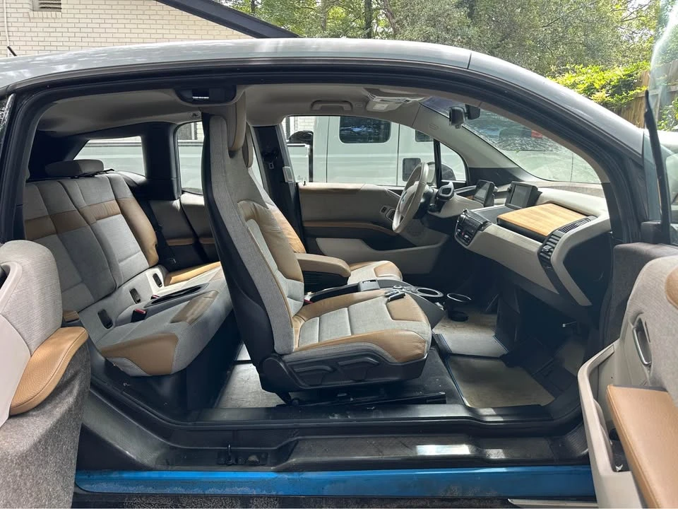 2015 BMW i3 - Image 14 of 17