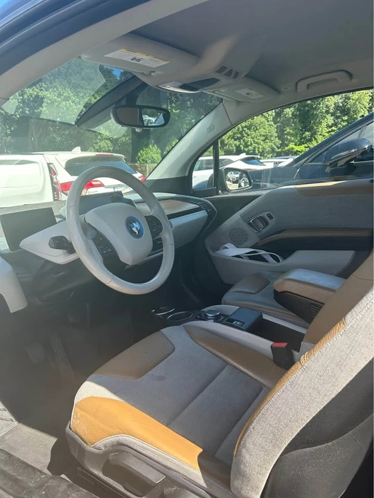 2015 BMW i3 - Image 5 of 10
