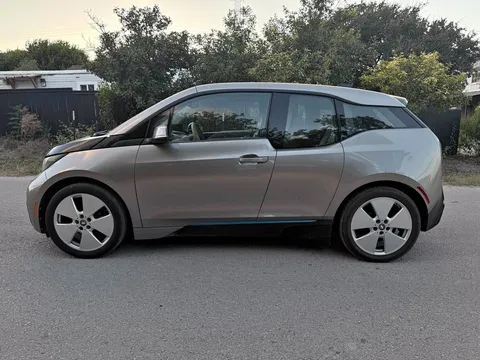 2015 BMW i3 Base w/Range Extender Hatchback 4D