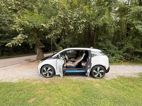 2015 BMW i3 Base w/Range Extender Hatchback 4D