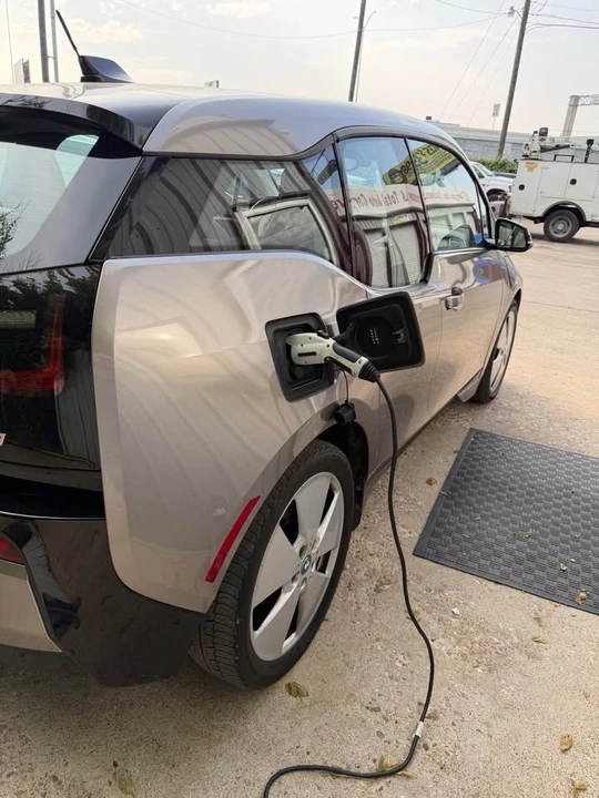 2015 BMW i3 - Image 7 of 14
