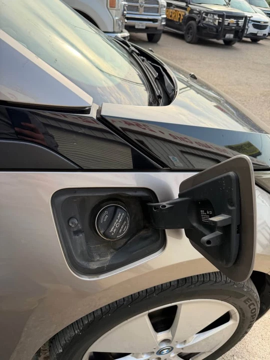 2015 BMW i3 - Image 8 of 14