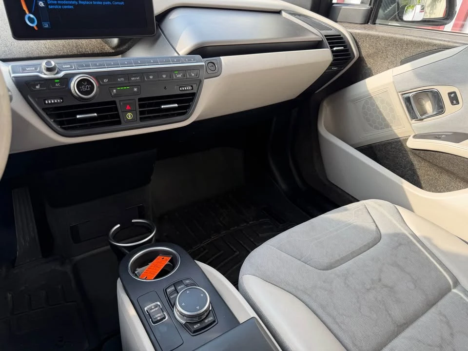 2015 BMW i3 - Image 13 of 14