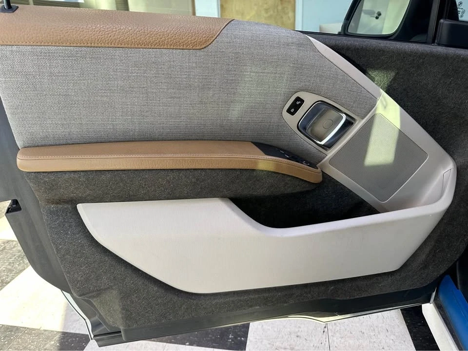2015 BMW i3 - Image 7 of 19