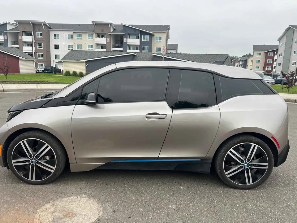2015 BMW i3 - Image 2 of 9