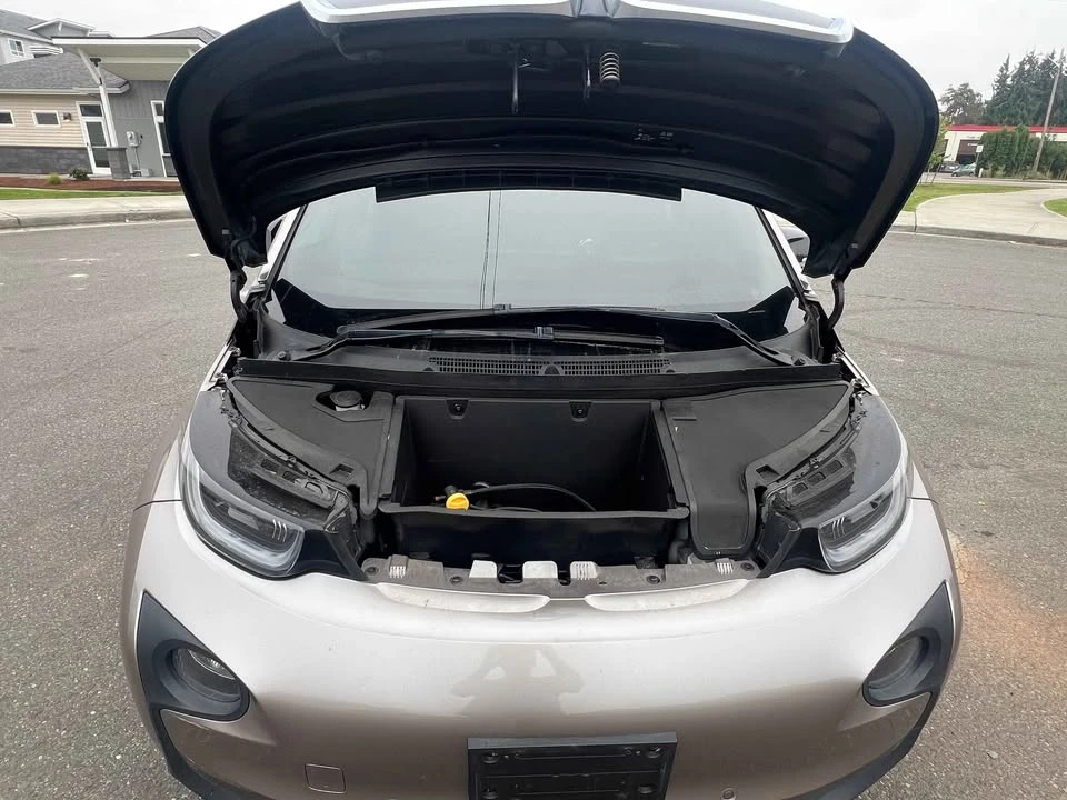 2015 BMW i3 - Image 8 of 9