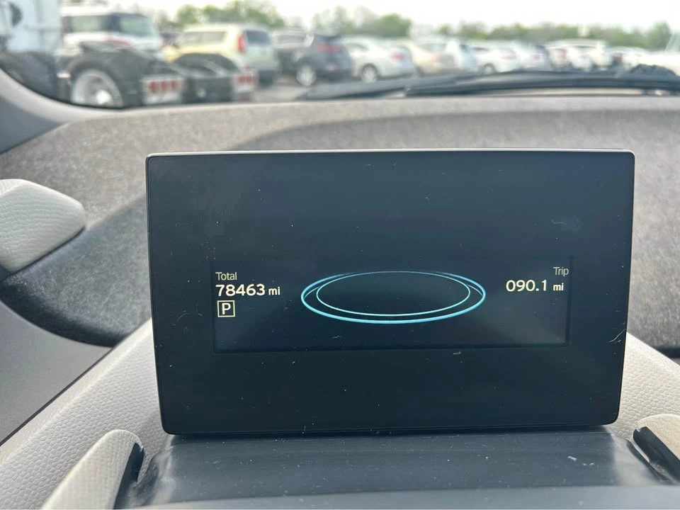 2015 BMW i3 - Image 11 of 14