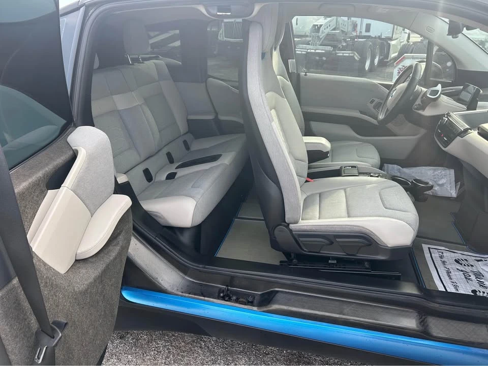 2015 BMW i3 - Image 9 of 14